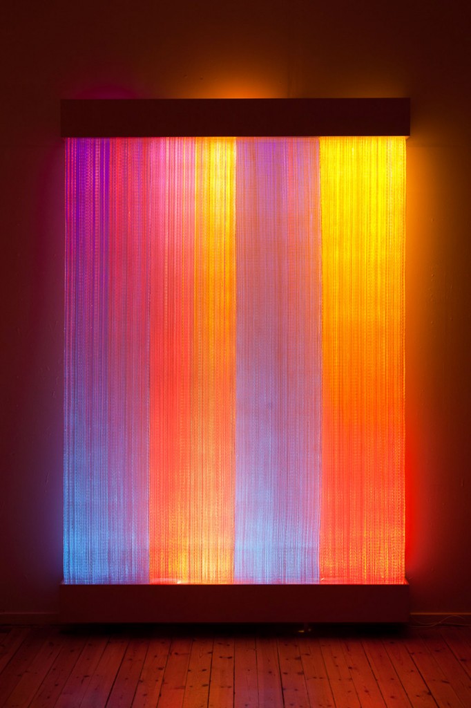 2011
Weavings in optic fibres and paper yarn, light monitors 
Dimensions: 
150 x 250 cm 
200 x 250 cm 
250 x 250 cm