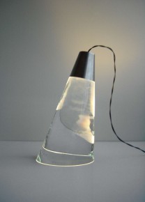 2002 
Table lamp 
Solid glass, LED, steel 
37 x 20 cm 
Limited edition of 8 (+ 2 prototypes + 2 A.P)