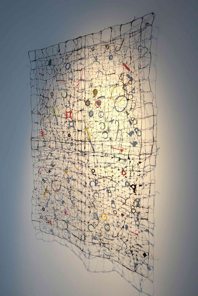 2006
78 x 107 cm
Linen thread crochet, paper mache, found objects
Unique piece