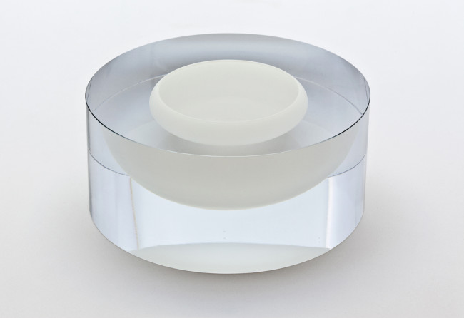 2014
Mouthblown. Handcut and Polished glass.
D 30,5 cm / H 11 cm
Serie of 5 unique pieces