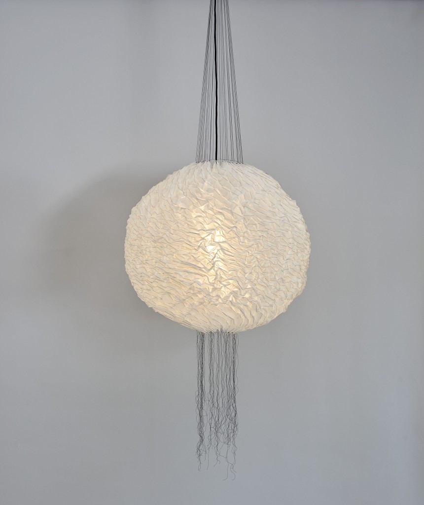 2015
Sound absorbing pendant
Textile, polyester threads.
Diameter 80 cm / height adjustable
limited edition of 12