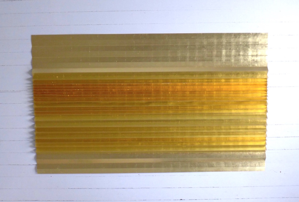2017
127 x 210 x 8 cm 
Pleated paper, gold leaf
Unique piece