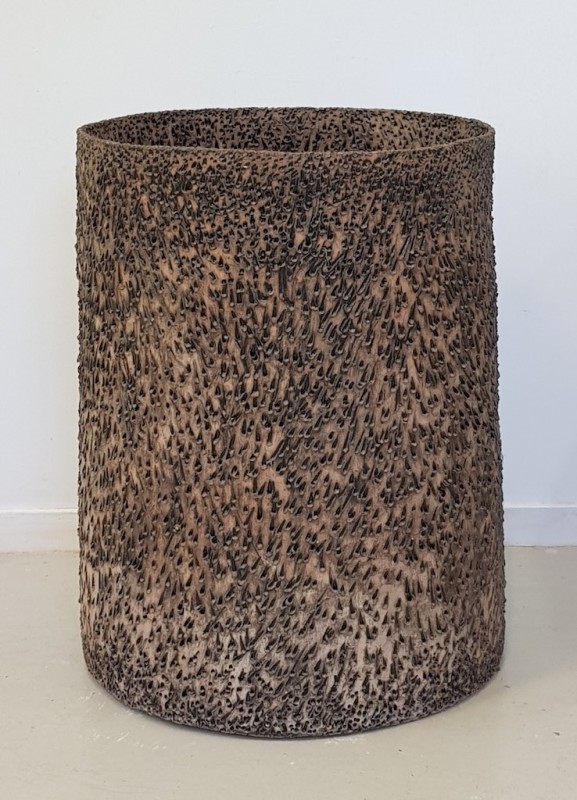 Earthenware with glaze
H. 72 cm.  Dia. 53 cm