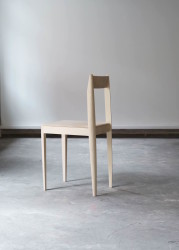 Chair
Maple
34 x 38 x 78 cm
Limited editions of 12 in different woods