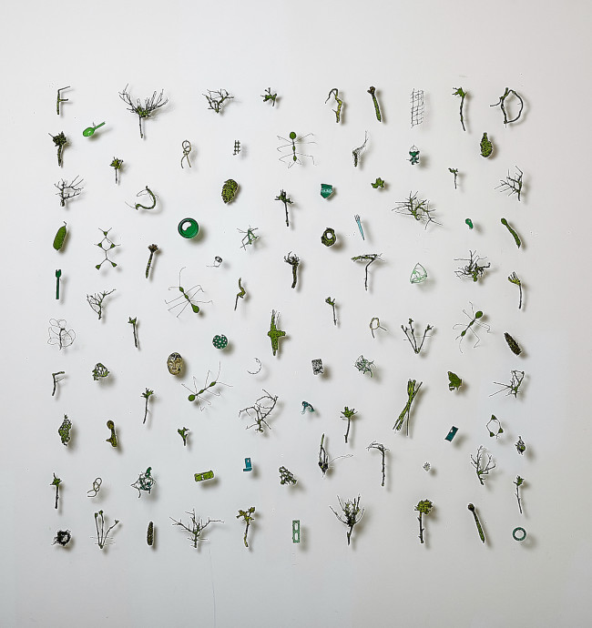 2021
Branches, plastic found objects, wire,
paper pulp, pigment
150 x 150 cm
Unique piece