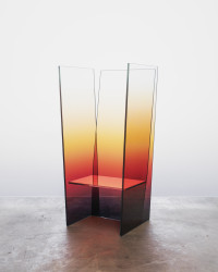 Glass
74 x 67 x 150 cm
Limited edition of 8