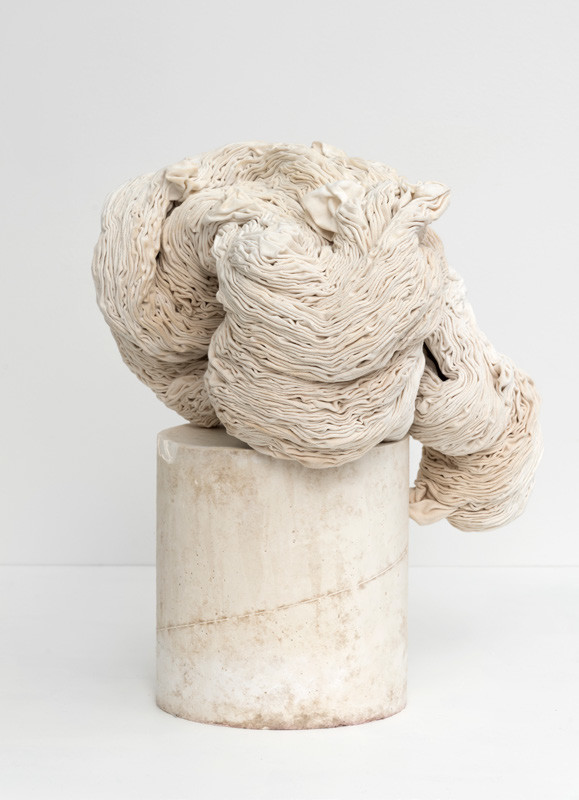 2016-18
Partially bleached cotton, sewn by hand, plaster pedestal
Various sizes
Unique piece