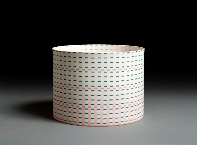 2021
Porcelain
Ø27 x 21 cm
Unique piece
