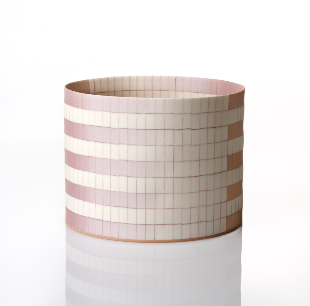2021
Porcelain
Ø18 x 14 cm
Unique piece